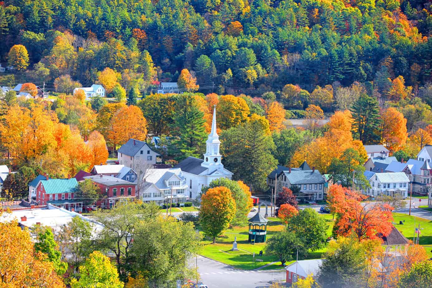 Real Life Towns that are Like Gilmore Girls Stars Hollow (pictures