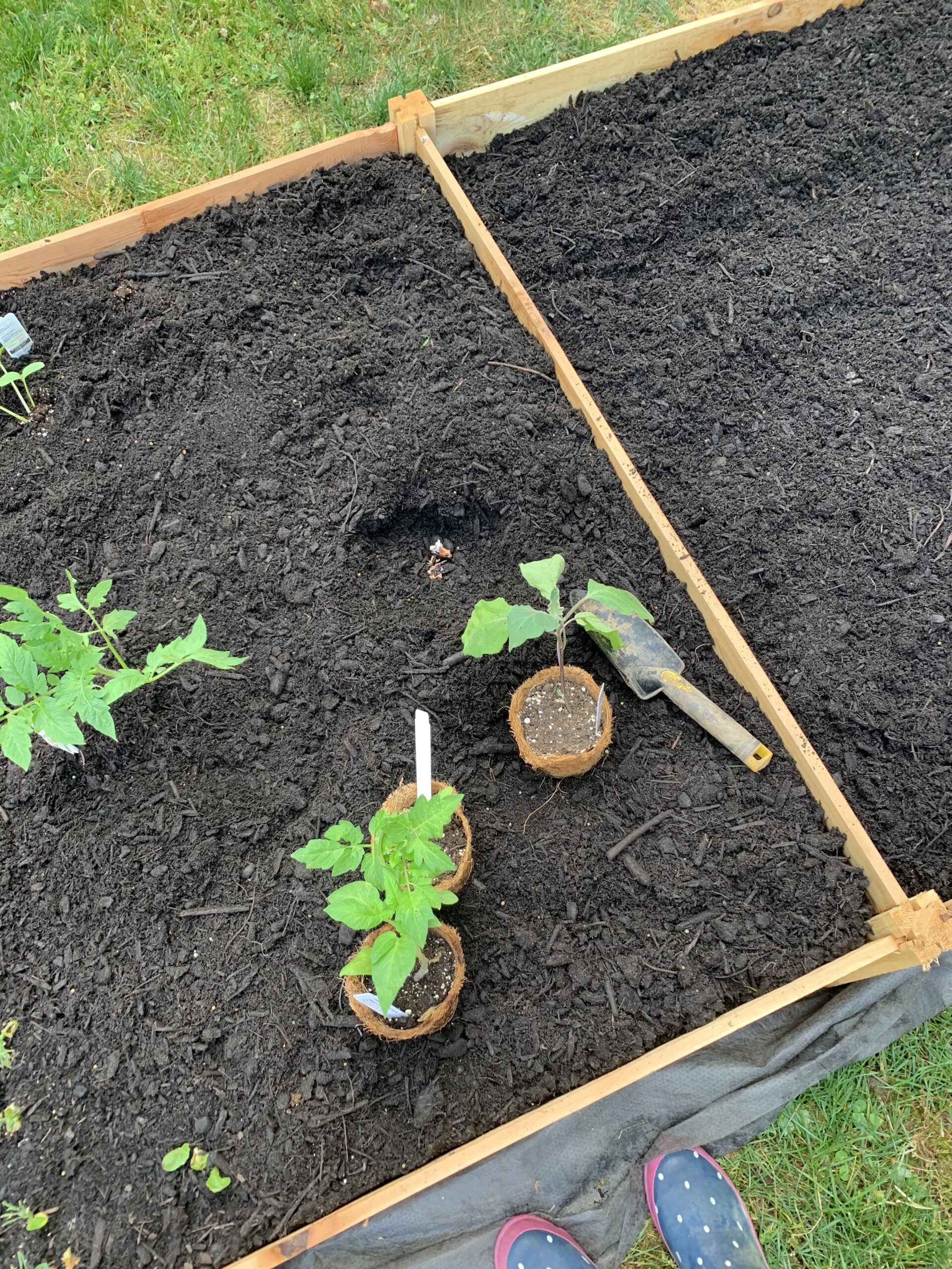 Soil Calculator: How Many Bags of Soil for Raised Garden Bed - Suburbs 101