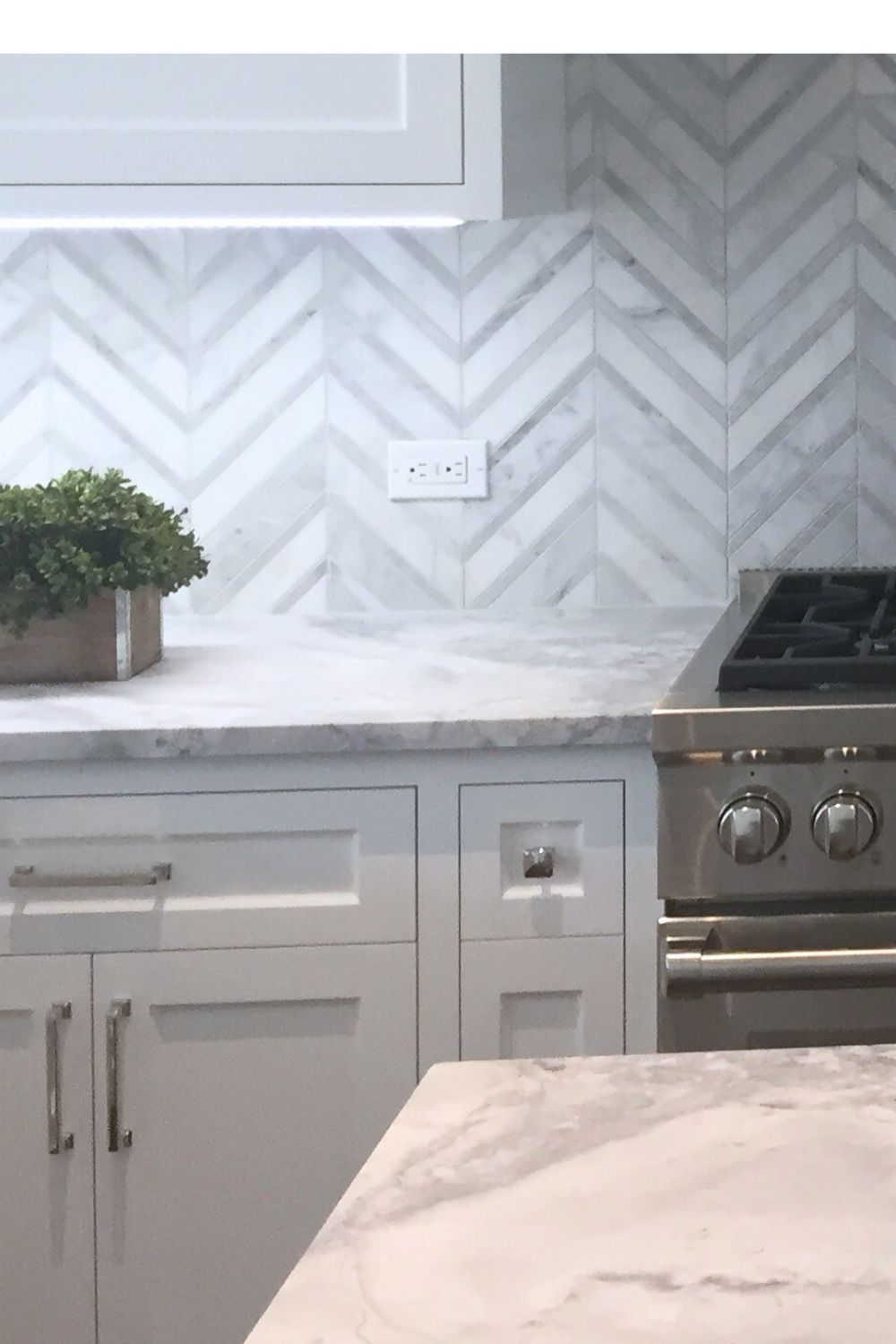 14 Clever White Kitchen Cabinet Door Ideas You'll Want to Copy ...